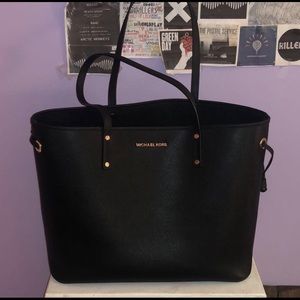 Black Micheal Kors tote